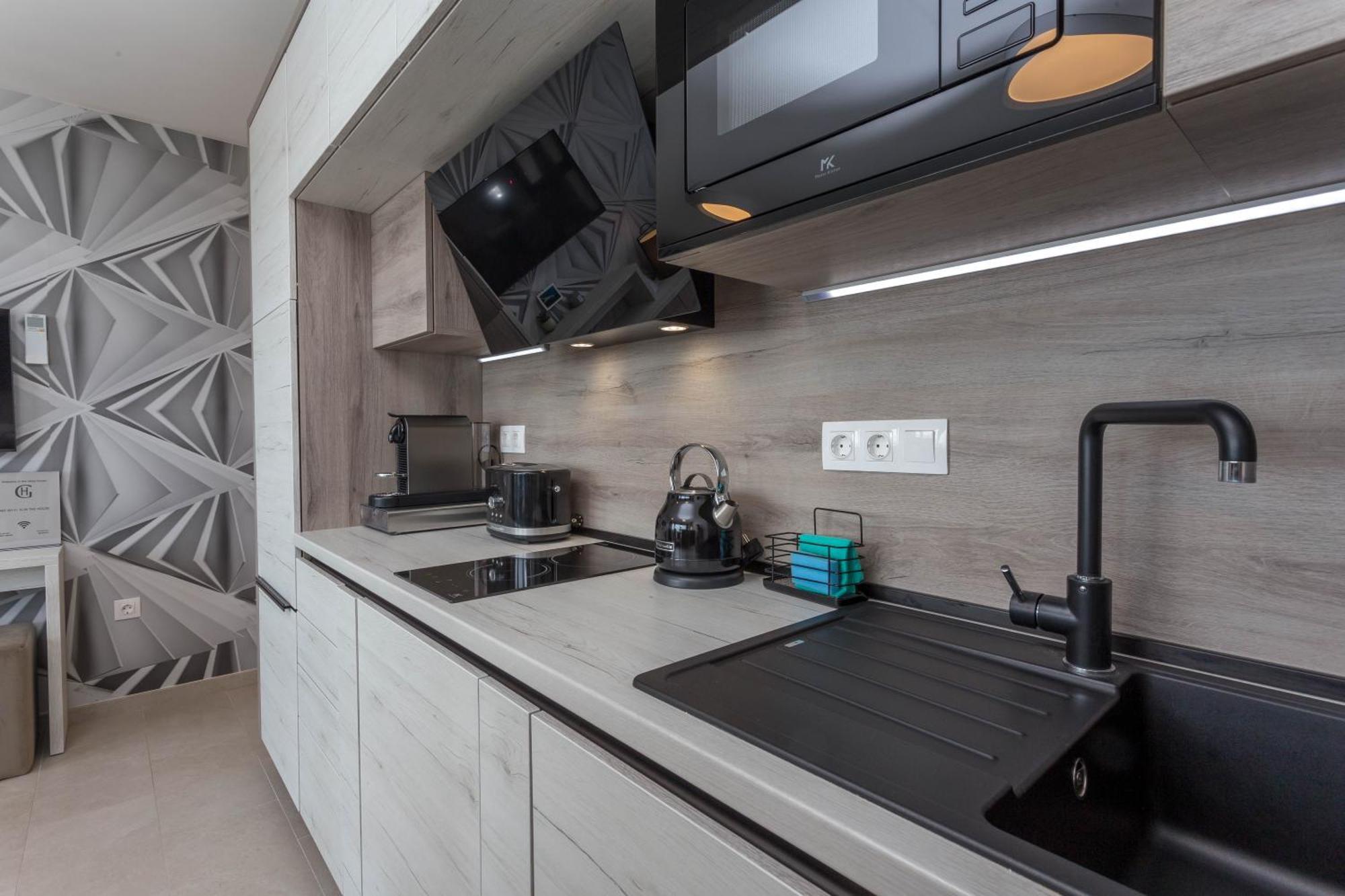 Grey House Apartment Bol Exterior photo